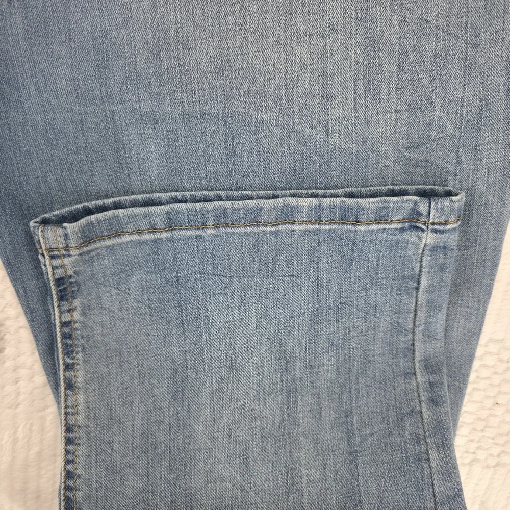 Levis 541 Athletic Taper Jeans Mens 47x28 Blue Medium Wash Denim Relaxed Fit